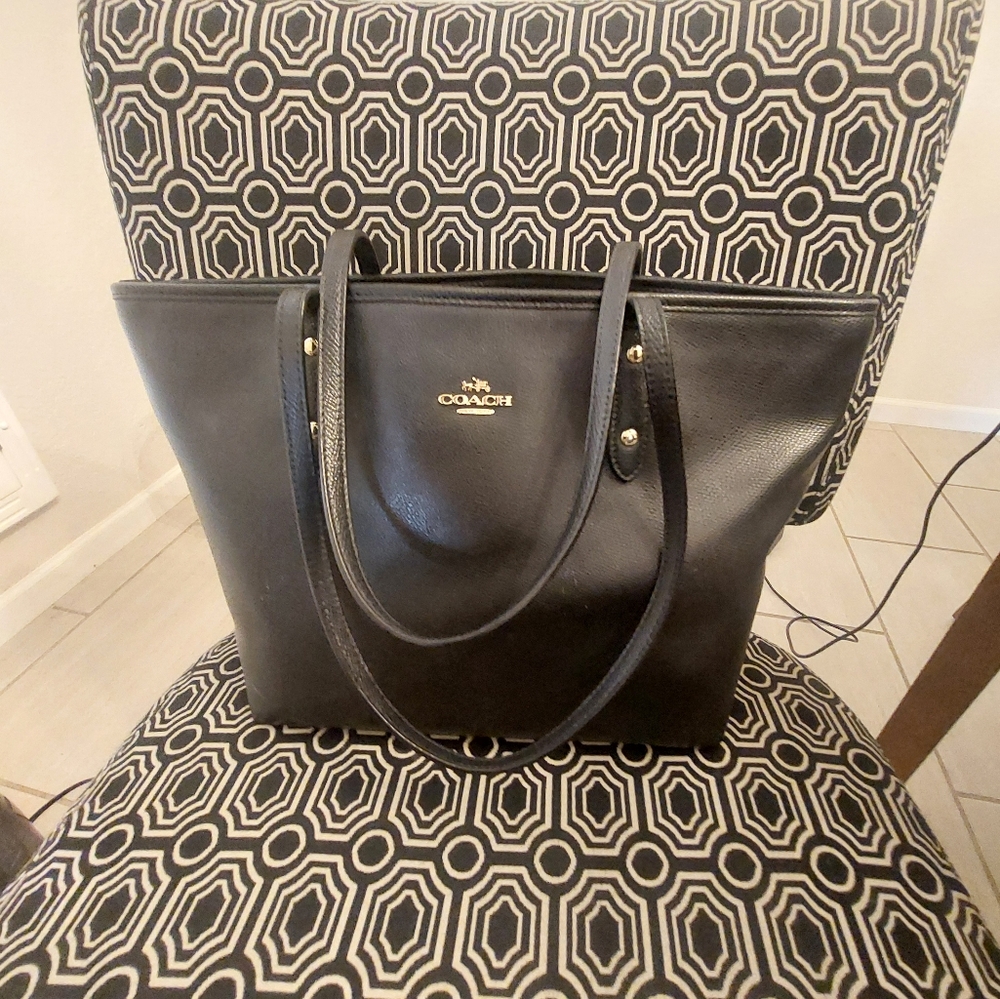 Tote from Coach - Picture 4 of 15